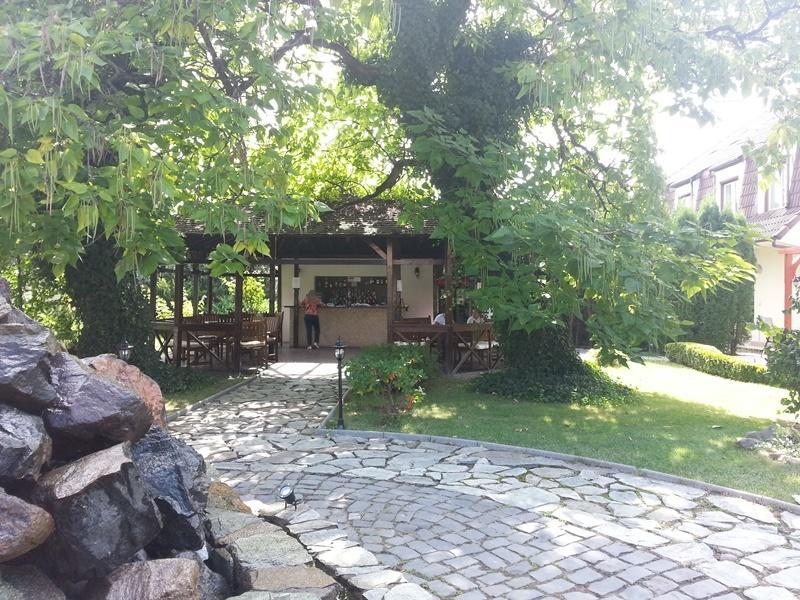 Pensiunea Eden Caransebeş Zewnętrze zdjęcie