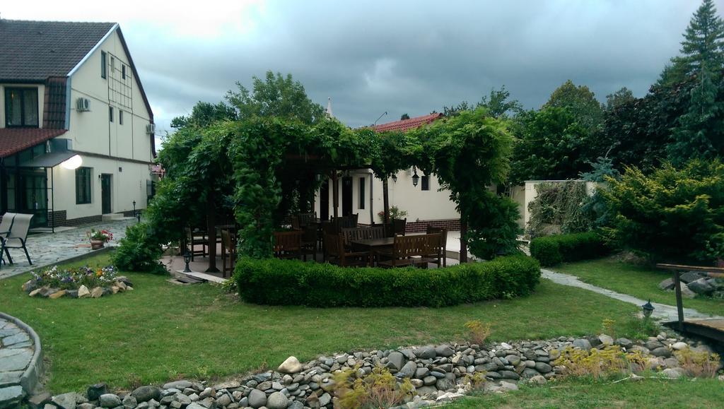 Pensiunea Eden Caransebeş Zewnętrze zdjęcie